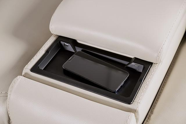 Phineas Power Loveseat - Rebatta Home Store