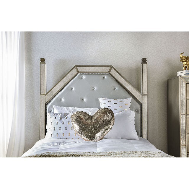 Loraine Bed